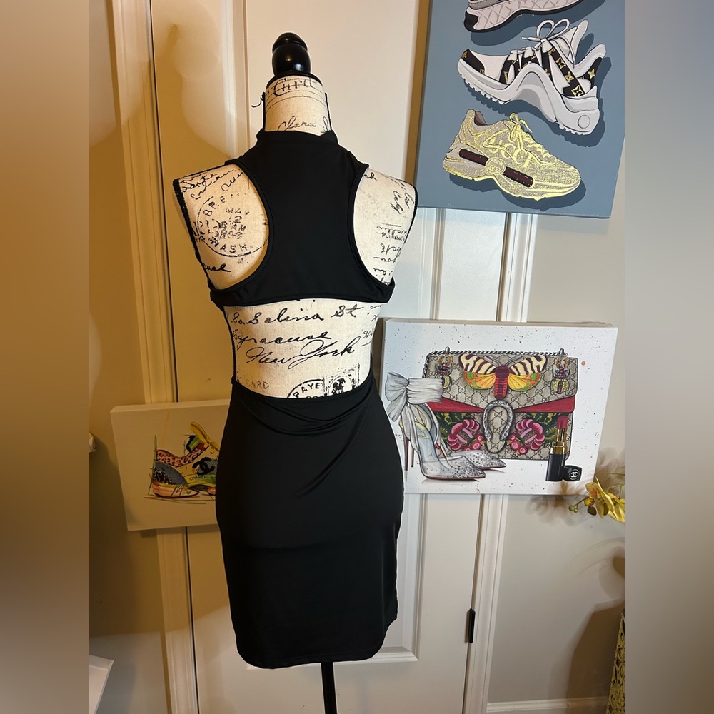 Black Sleeveless Bodycon Dress